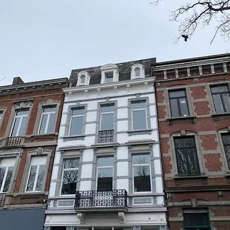 Sweet Apartment *